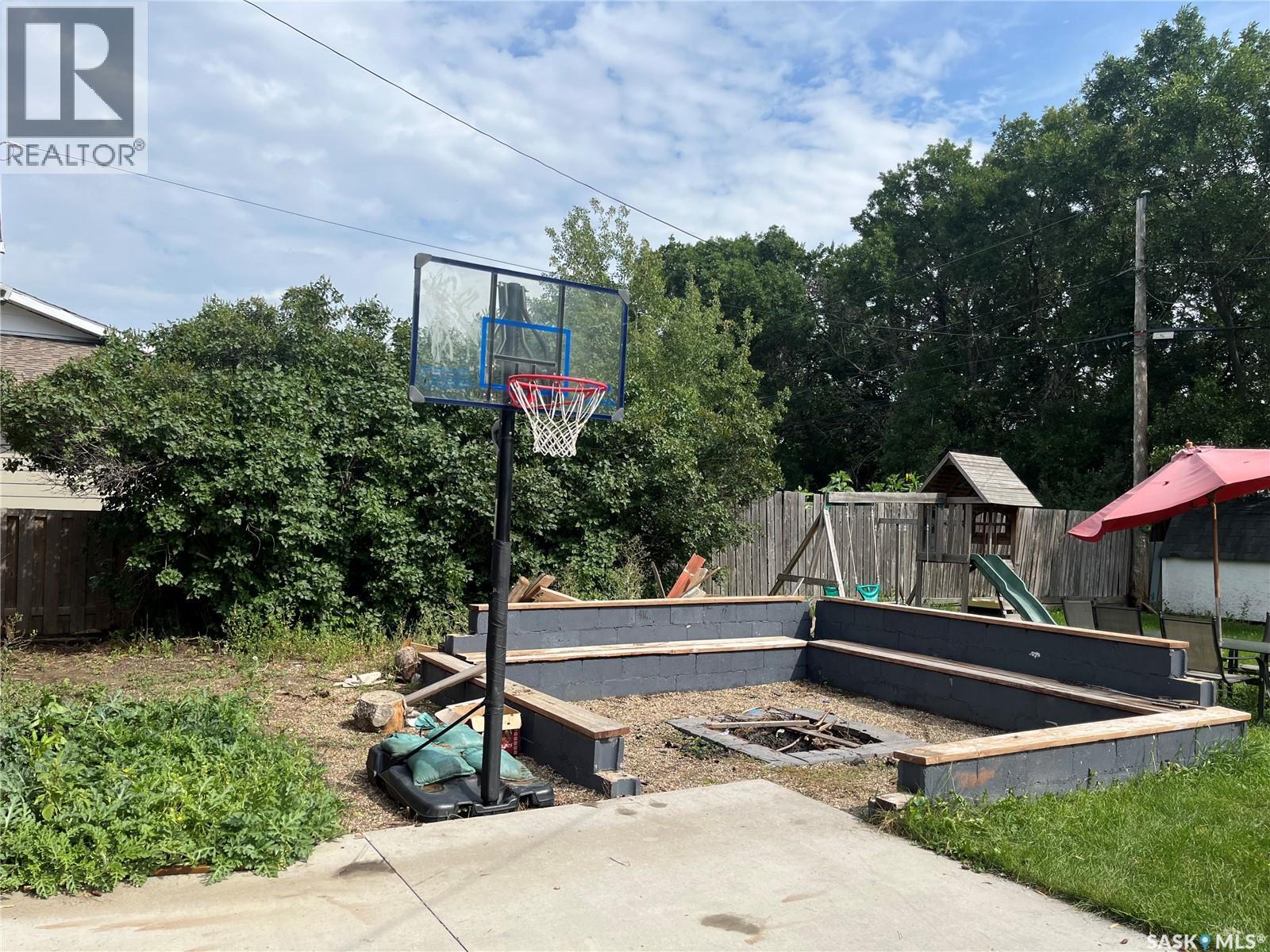 206 3rd Avenue, Caronport, Saskatchewan  S0H 0S0 - Photo 39 - SK033185