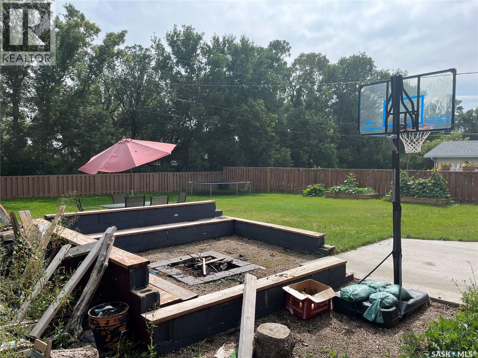 206 3rd Avenue, Caronport, Saskatchewan  S0H 0S0 - Photo 41 - SK033185