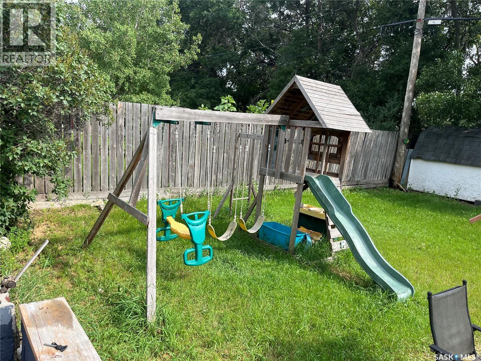 206 3rd Avenue, Caronport, Saskatchewan  S0H 0S0 - Photo 44 - SK033185