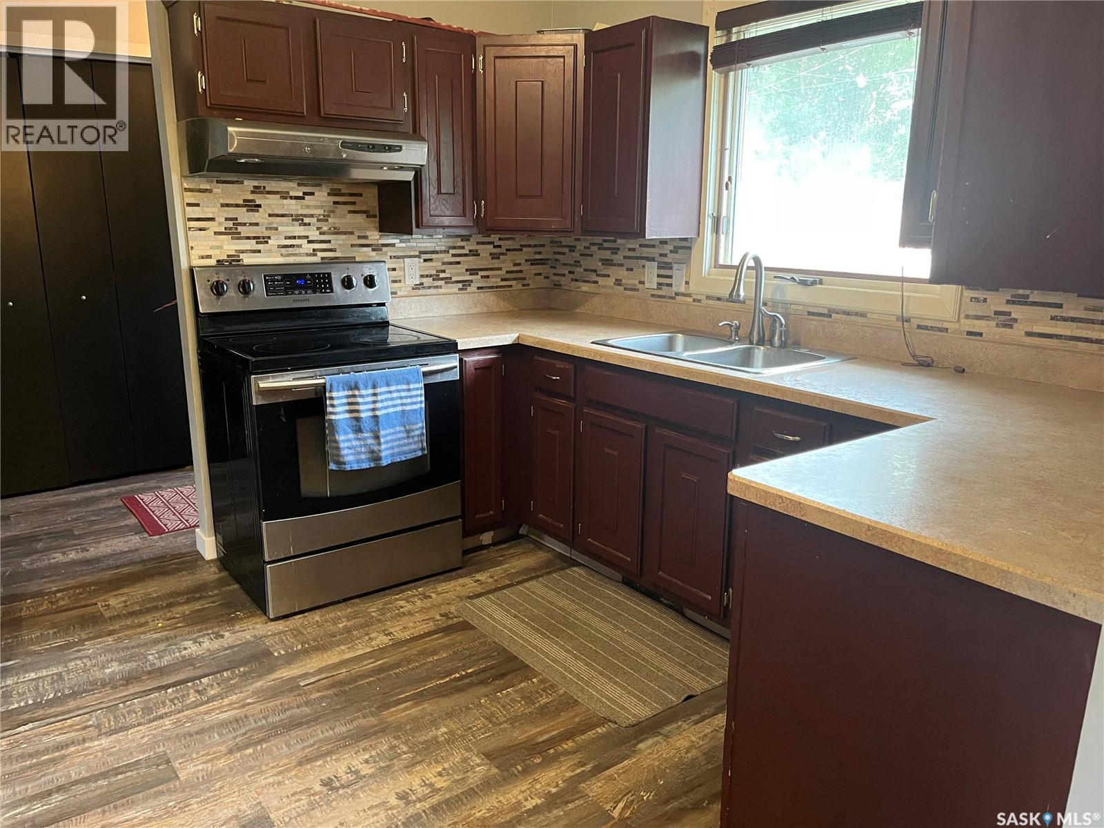 206 3rd Avenue, Caronport, Saskatchewan  S0H 0S0 - Photo 6 - SK033185