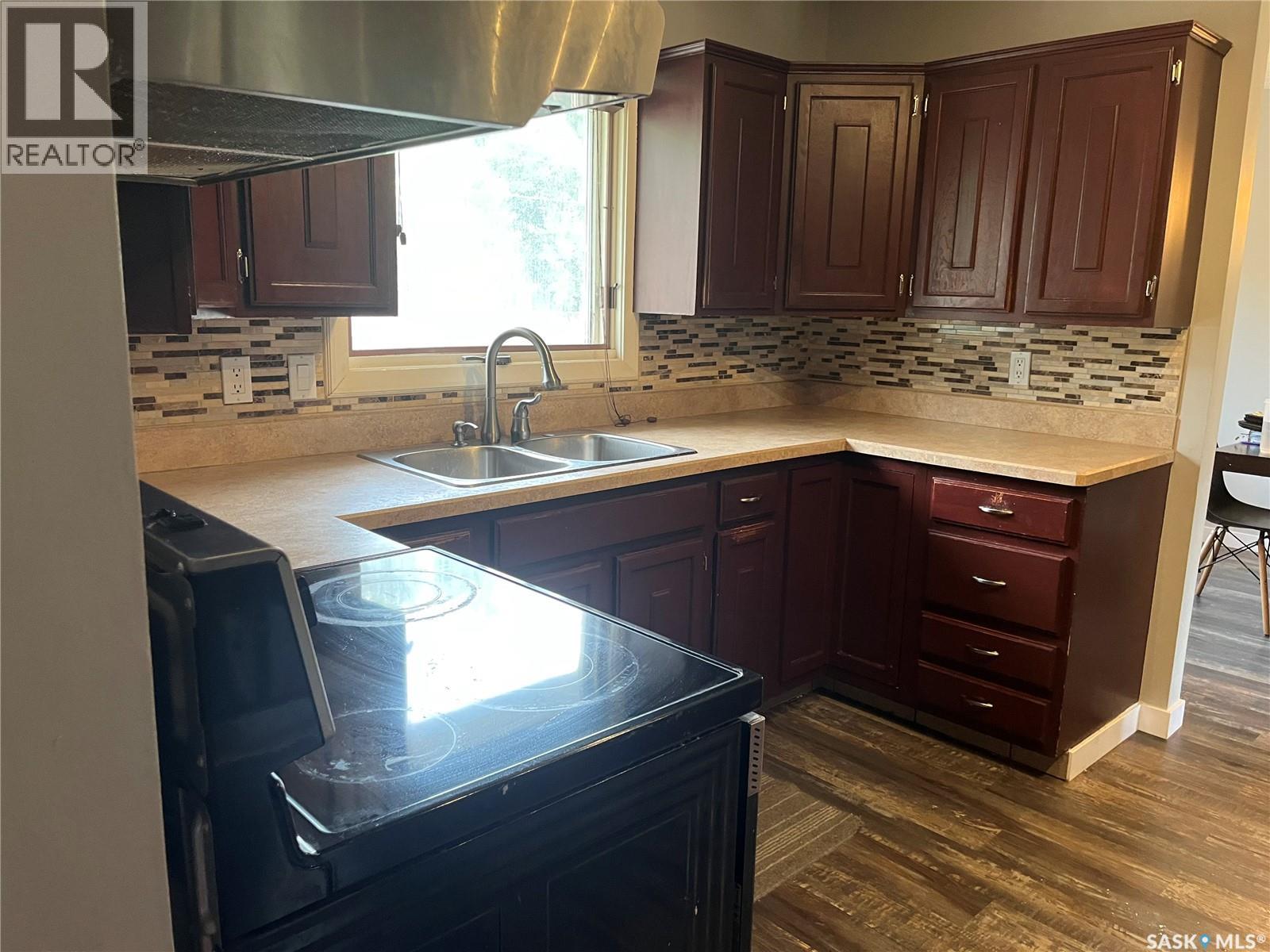 206 3rd Avenue, Caronport, Saskatchewan  S0H 0S0 - Photo 7 - SK033185