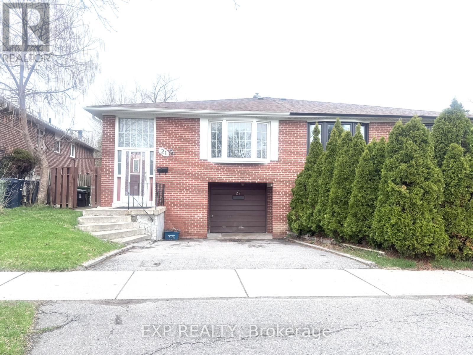 21 BROOMFIELD DRIVE, Toronto, Ontario