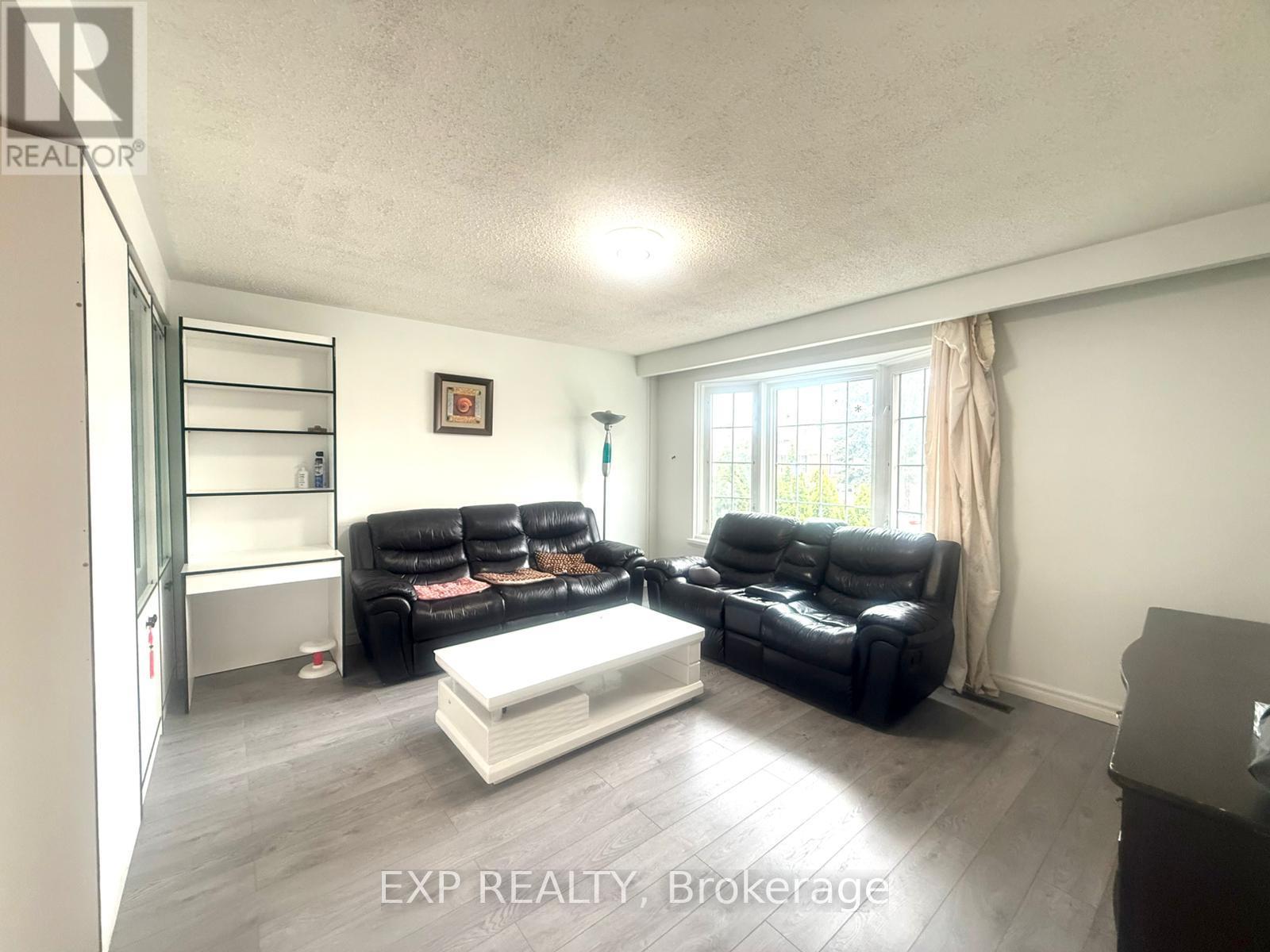 21 Broomfield Drive, Toronto, Ontario  M1S 2W3 - Photo 3 - E13012154