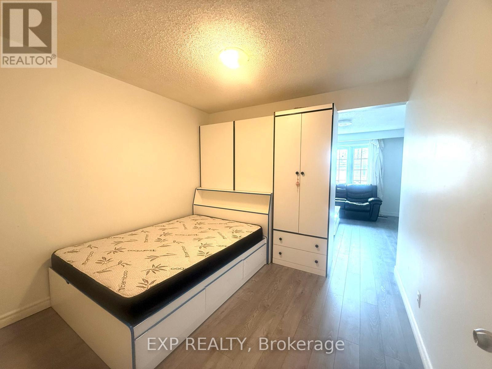 21 Broomfield Drive, Toronto, Ontario  M1S 2W3 - Photo 8 - E13012154