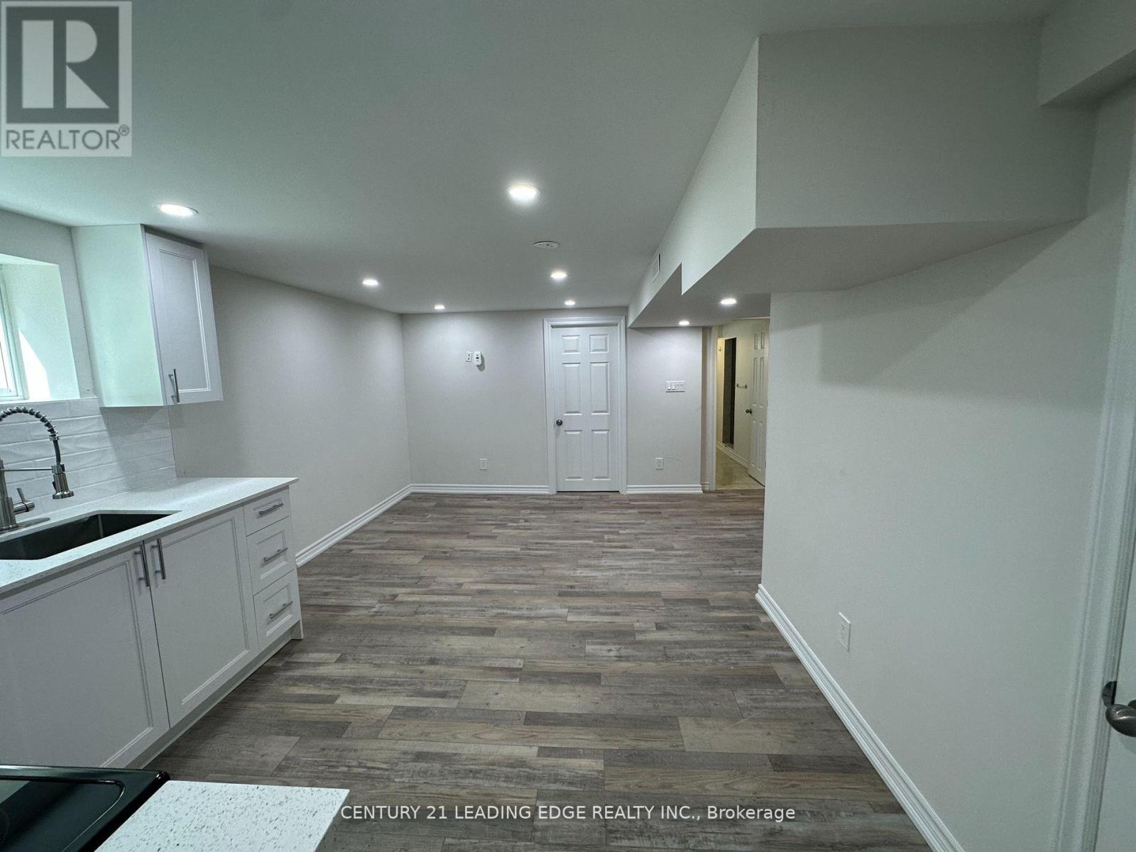 BSMT - 11 WHITE ABBEY PARK, Toronto, Ontario