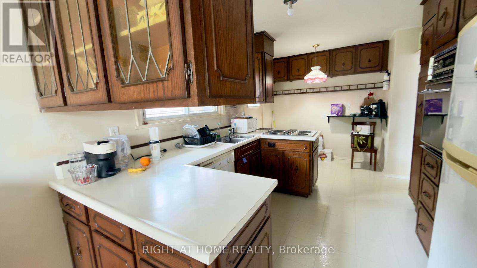 21 Mitre Place, Toronto, Ontario  M9R 3C5 - Photo 10 - W13011668