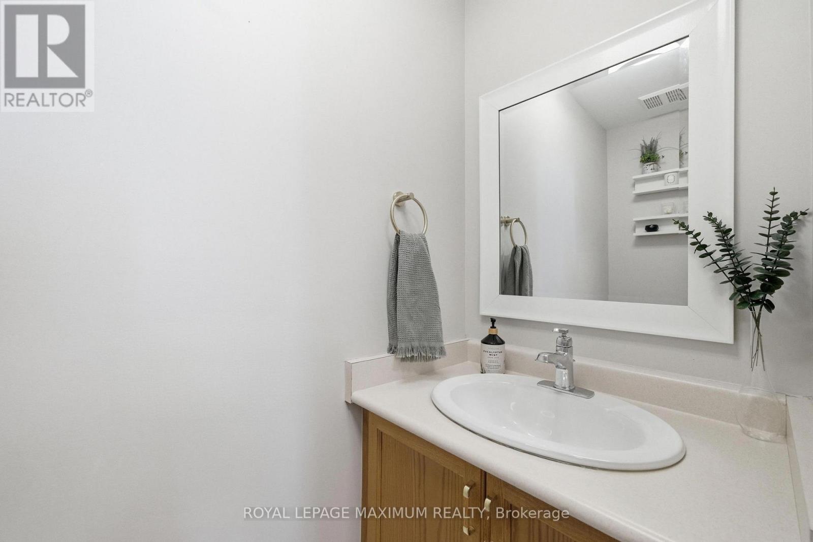 2 Castle Park Boulevard, Vaughan, Ontario  L4H 1M5 - Photo 18 - N13012502