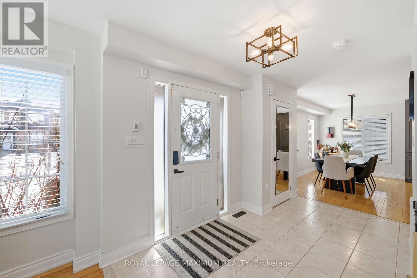 2 Castle Park Boulevard, Vaughan, Ontario  L4H 1M5 - Photo 6 - N13012502