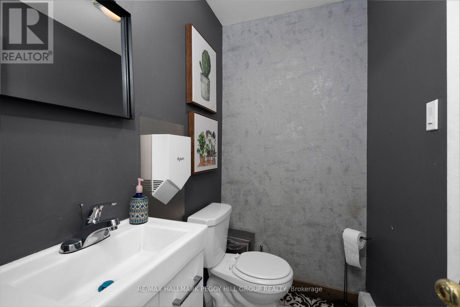 Mexhico Restaurant - 37 Dunlop Street W, Barrie, Ontario  L4N 1A1 - Photo 16 - S13012346