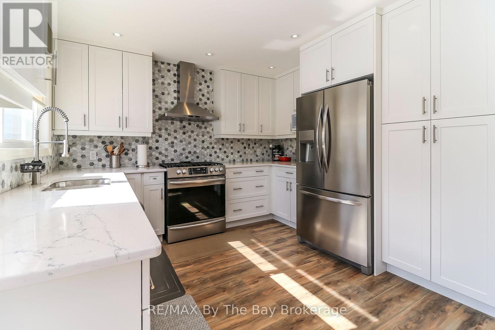 437 Ramblewood Drive, Wasaga Beach, Ontario  L9Z 1P3 - Photo 21 - S12864816