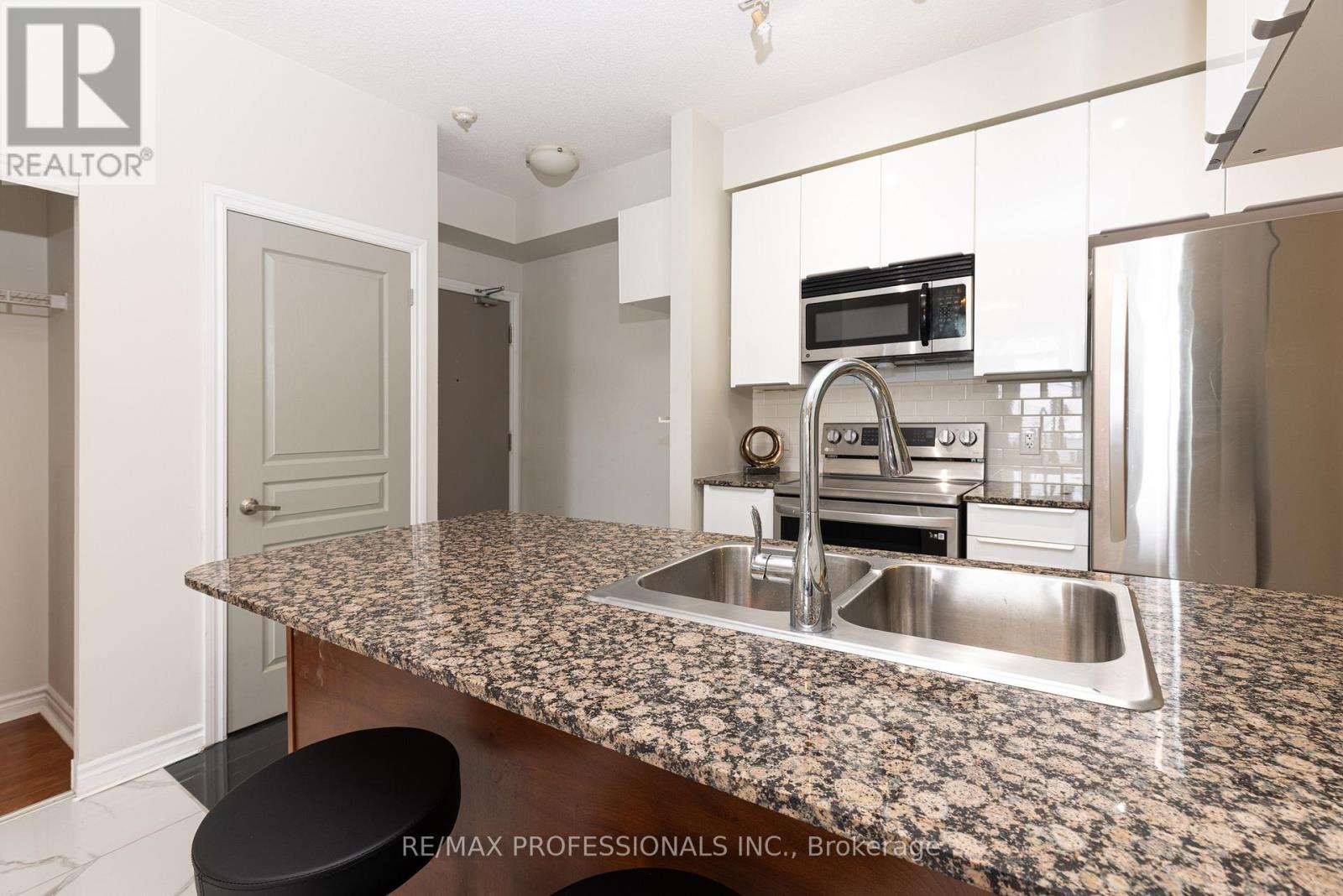 2701 - 3525 Kariya Drive, Mississauga, Ontario  L5B 0C2 - Photo 7 - W13012168