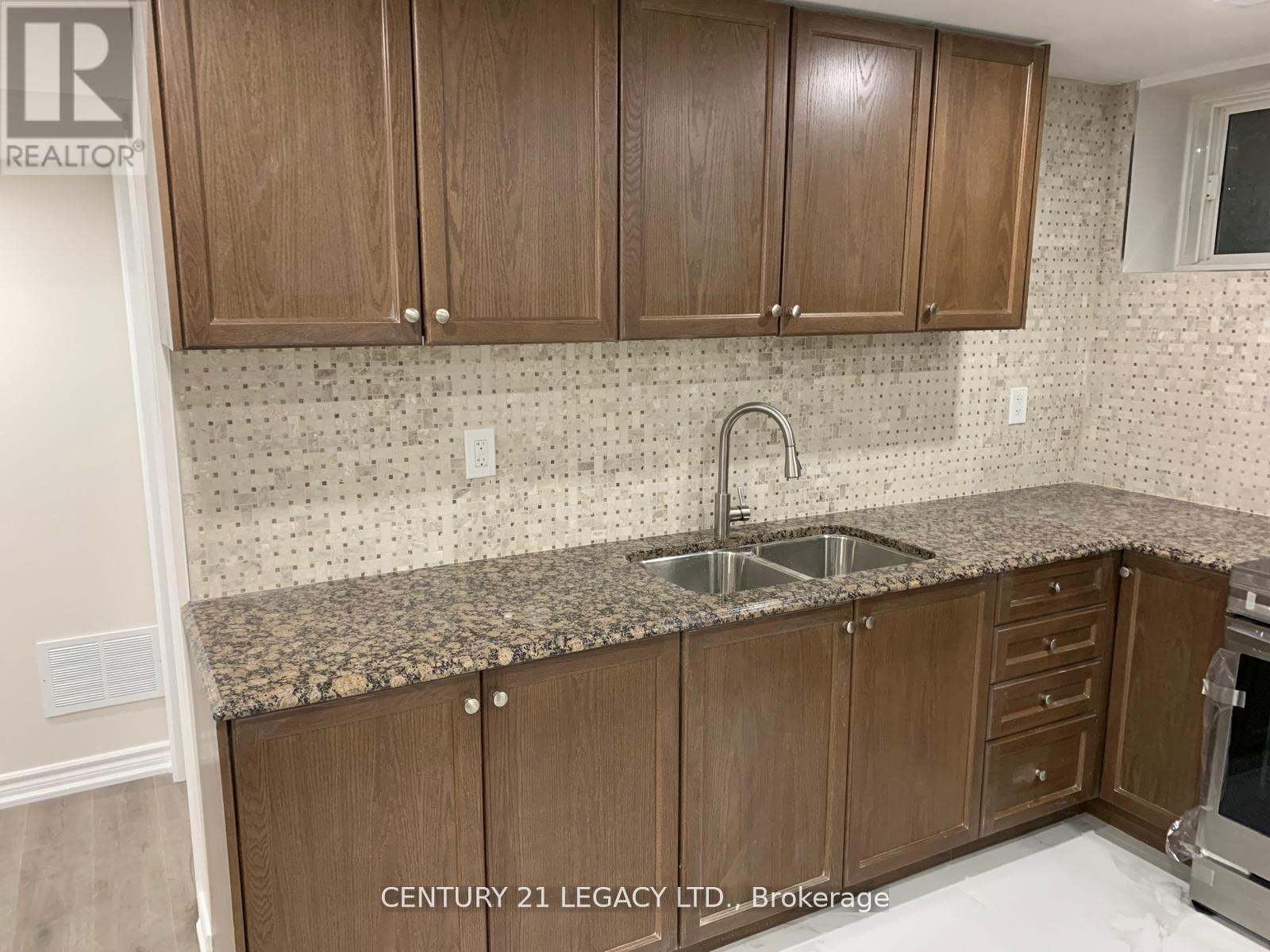 32 Helderman Street, Caledon, Ontario  L7C 4B7 - Photo 6 - W13012216