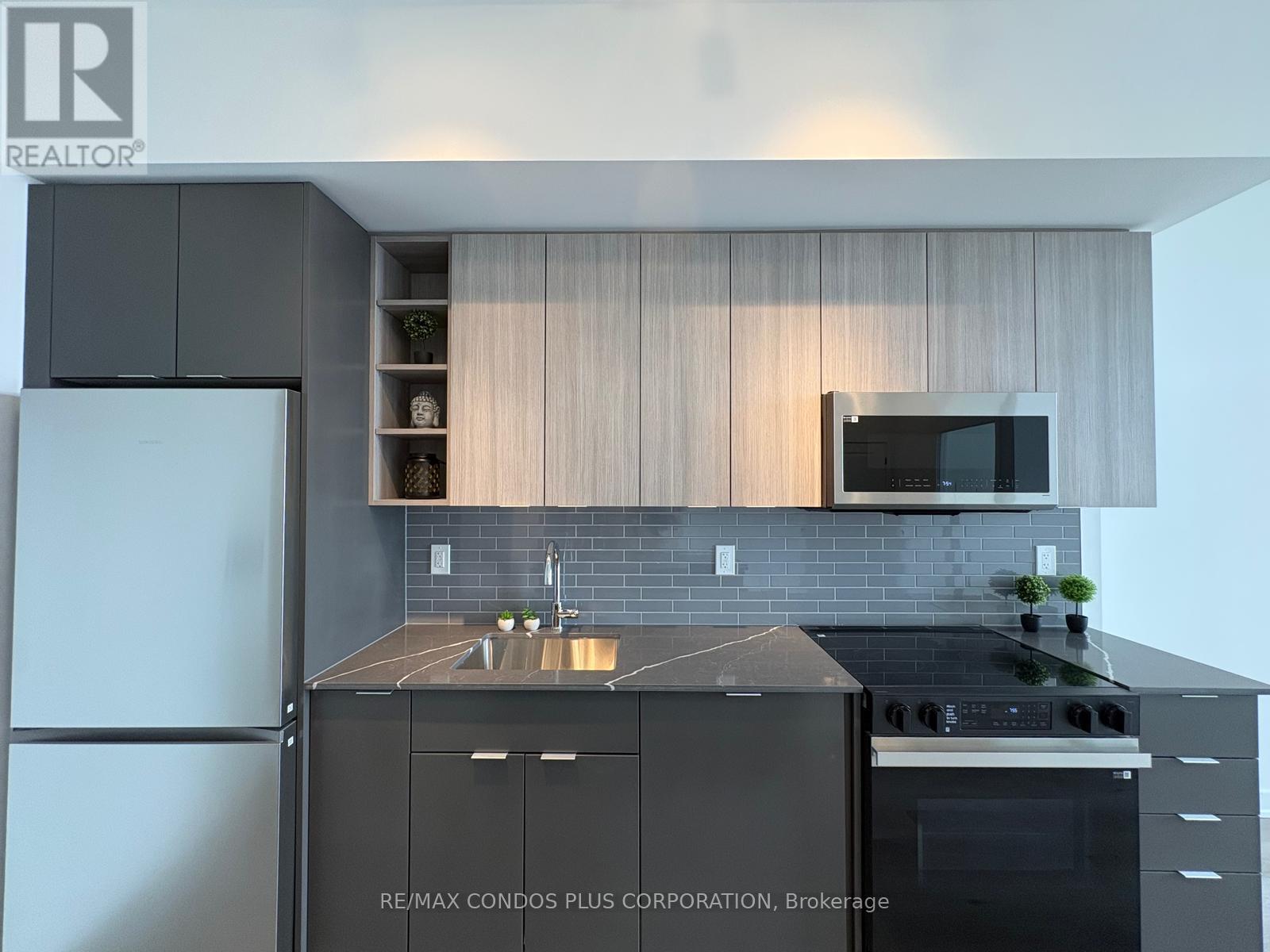 414 - 2075 Lakeshore Road, Burlington, Ontario  L7R 1E2 - Photo 3 - W13012262