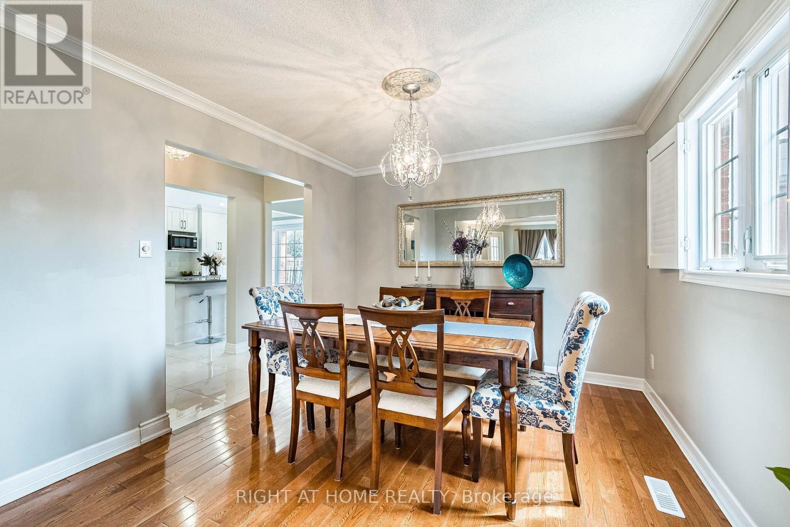 16 Woodside Court, Brampton, Ontario  L6Y 3Z3 - Photo 10 - W13012312