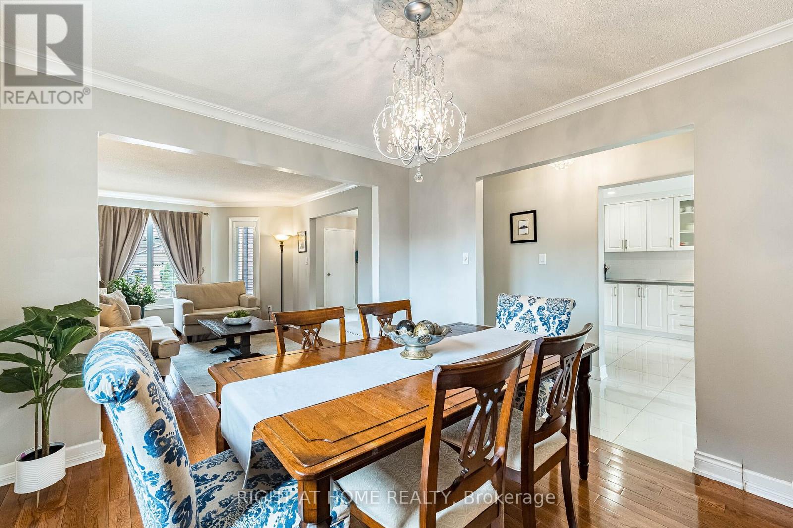 16 Woodside Court, Brampton, Ontario  L6Y 3Z3 - Photo 11 - W13012312