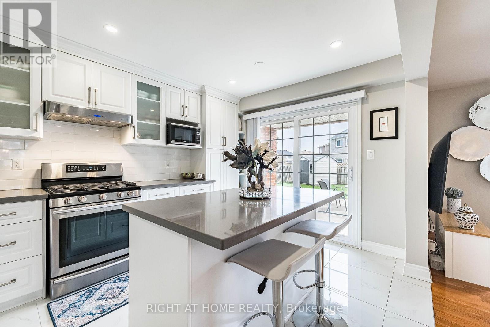 16 Woodside Court, Brampton, Ontario  L6Y 3Z3 - Photo 15 - W13012312