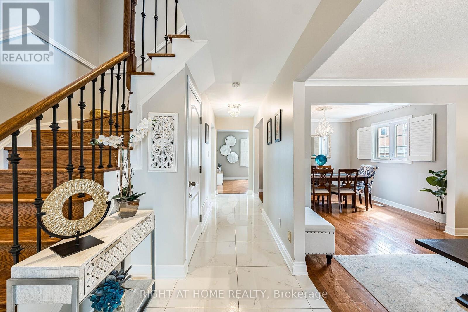 16 Woodside Court, Brampton, Ontario  L6Y 3Z3 - Photo 6 - W13012312