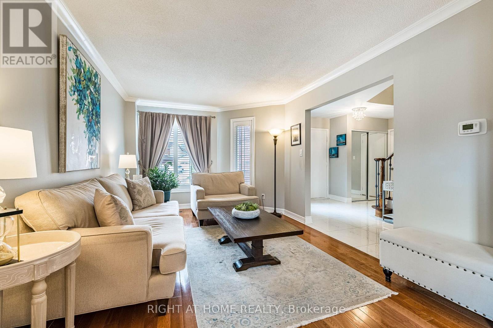 16 Woodside Court, Brampton, Ontario  L6Y 3Z3 - Photo 8 - W13012312