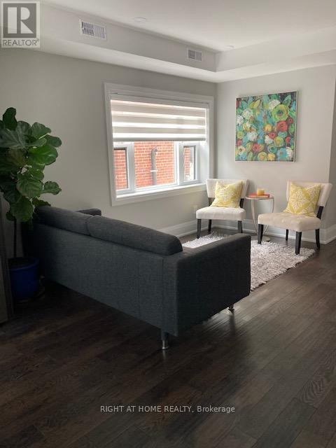 2 - 294 South Kingsway Way, Toronto (High Park-Swansea), Ontario  M6S 3T9 - Photo 5 - W13012314