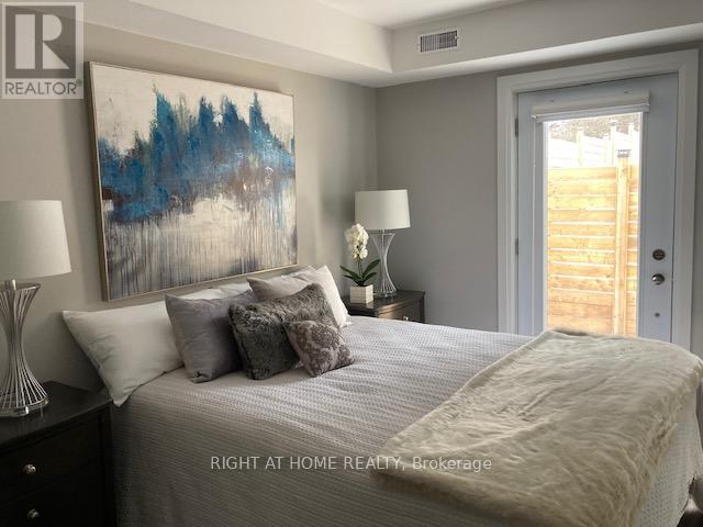 2 - 294 South Kingsway Way, Toronto (High Park-Swansea), Ontario  M6S 3T9 - Photo 8 - W13012314