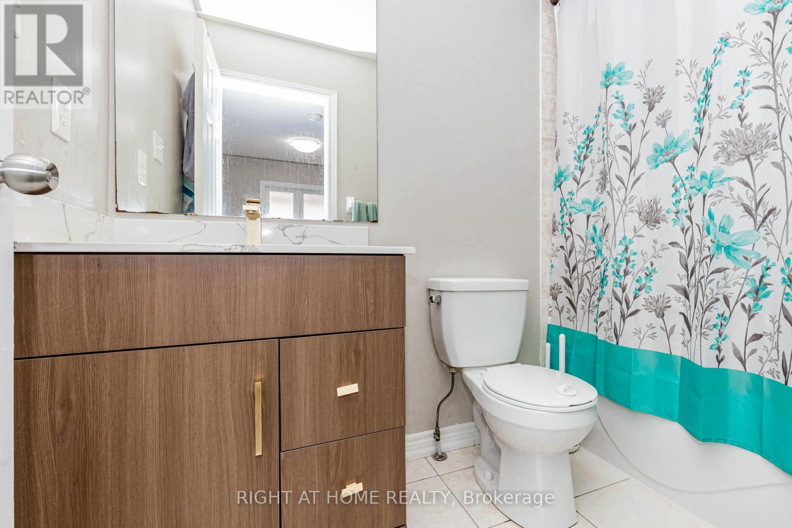 83 Crumlin Crescent, Brampton, Ontario  L6X 0Y4 - Photo 32 - W13012322