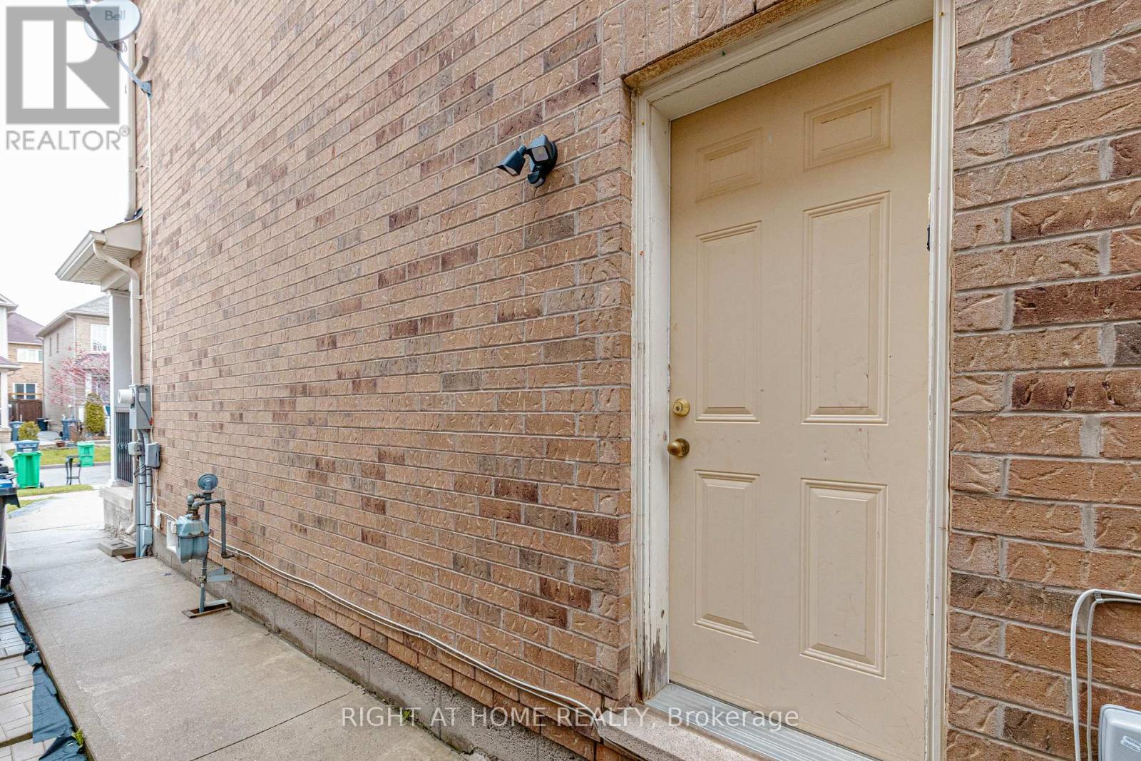 83 Crumlin Crescent, Brampton, Ontario  L6X 0Y4 - Photo 38 - W13012322