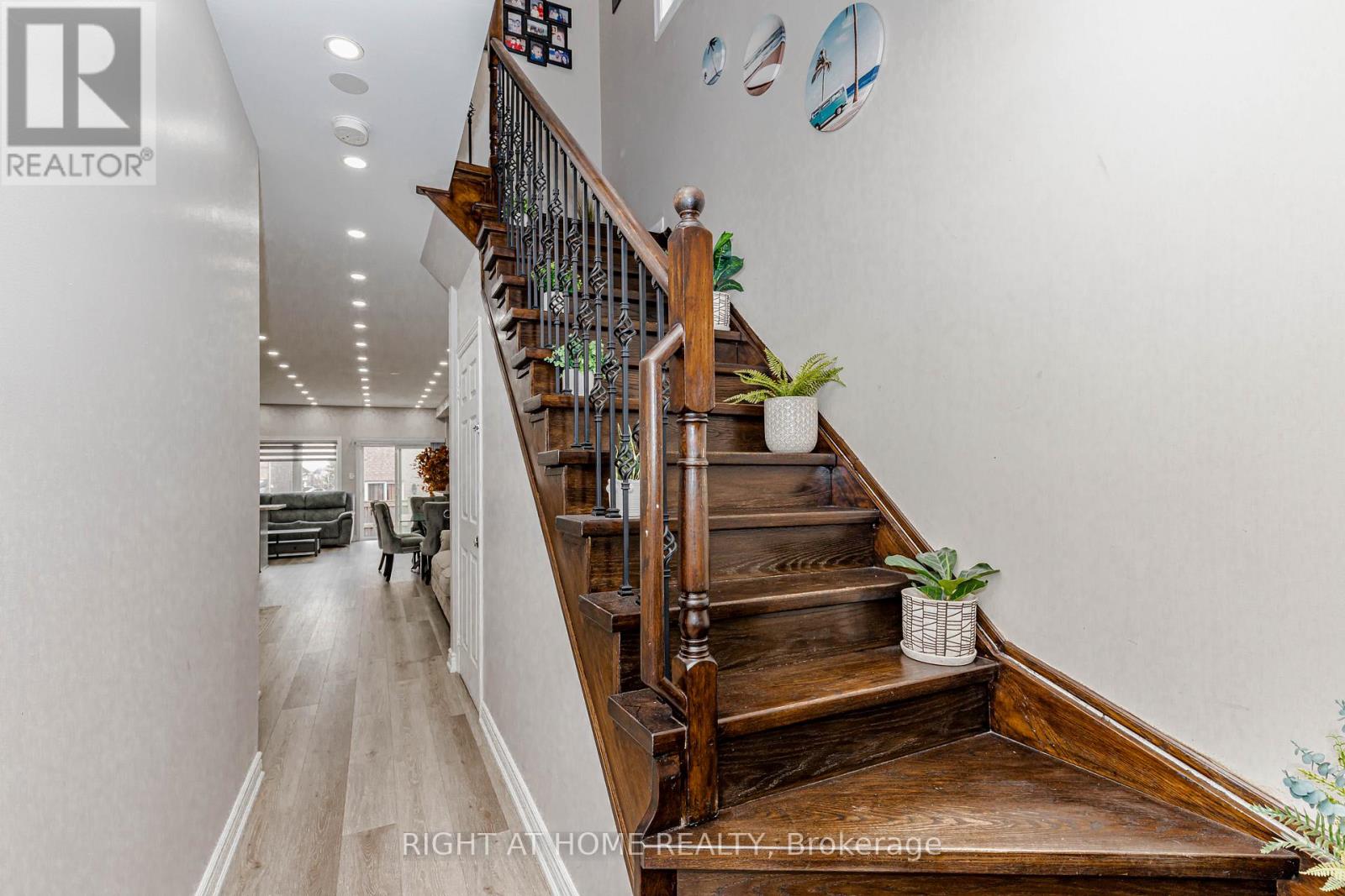 83 Crumlin Crescent, Brampton, Ontario  L6X 0Y4 - Photo 7 - W13012322