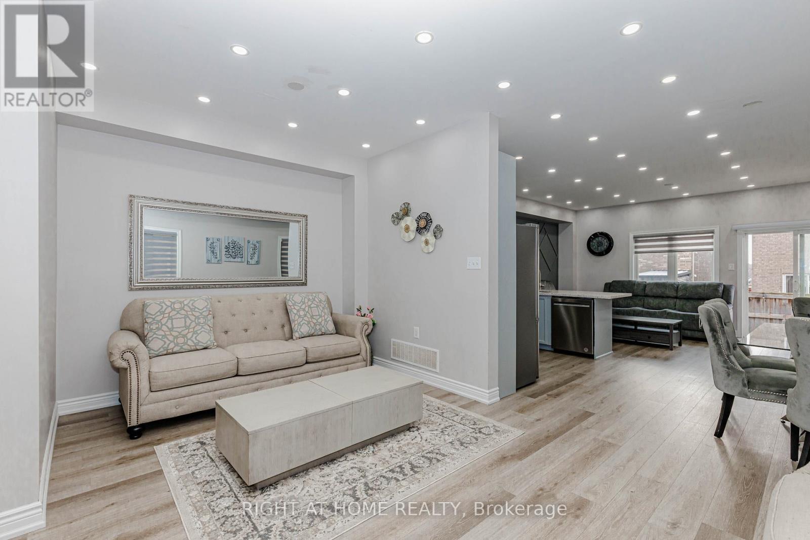 83 Crumlin Crescent, Brampton, Ontario  L6X 0Y4 - Photo 8 - W13012322