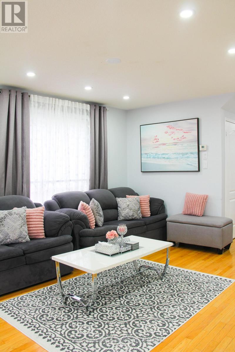 60 Bushmill Circle, Brampton, Ontario  L7A 0K8 - Photo 10 - W13012354