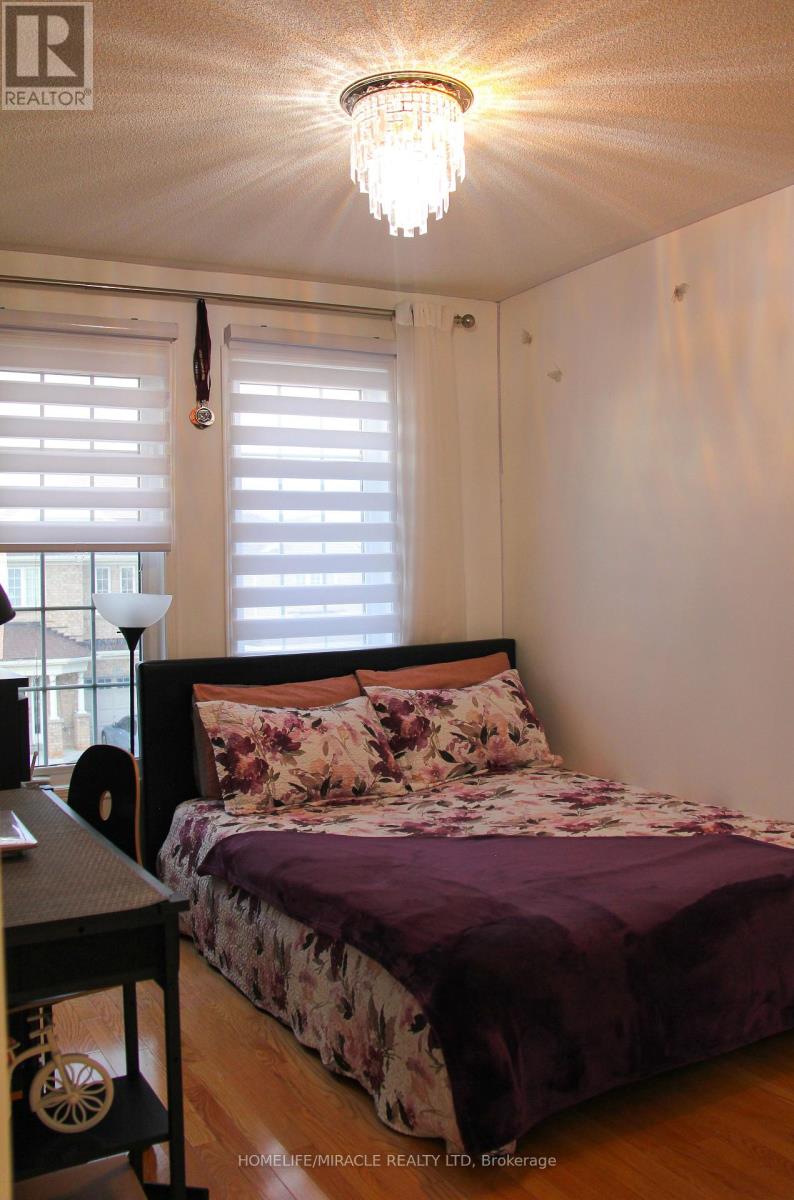 60 Bushmill Circle, Brampton, Ontario  L7A 0K8 - Photo 12 - W13012354