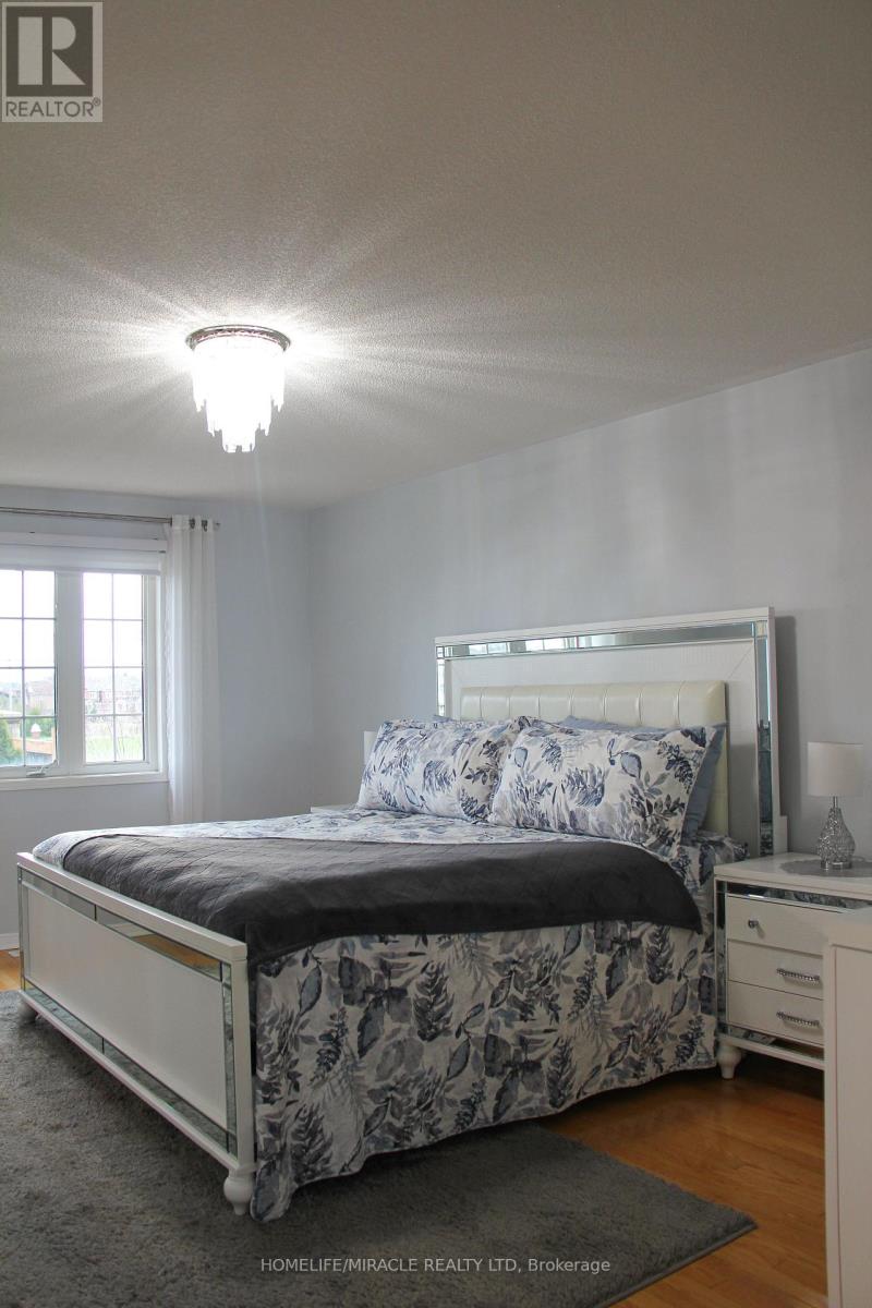 60 Bushmill Circle, Brampton, Ontario  L7A 0K8 - Photo 13 - W13012354