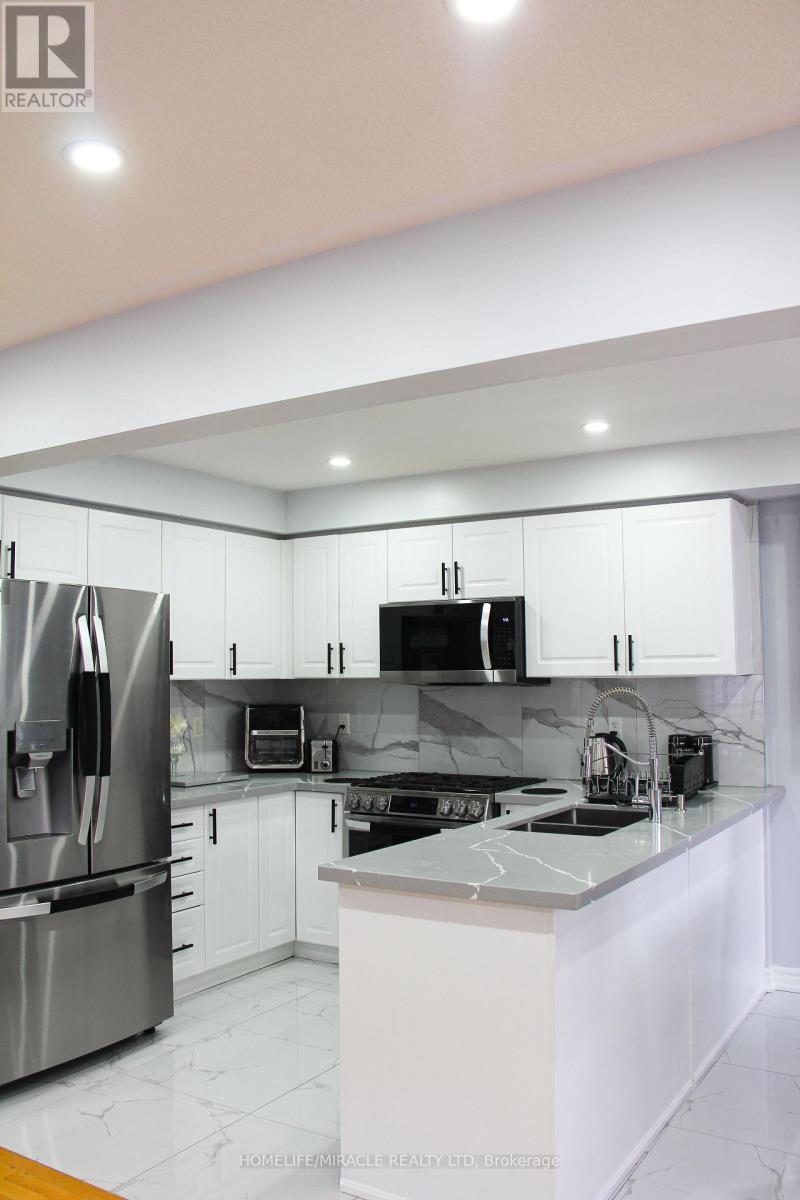 60 Bushmill Circle, Brampton, Ontario  L7A 0K8 - Photo 2 - W13012354