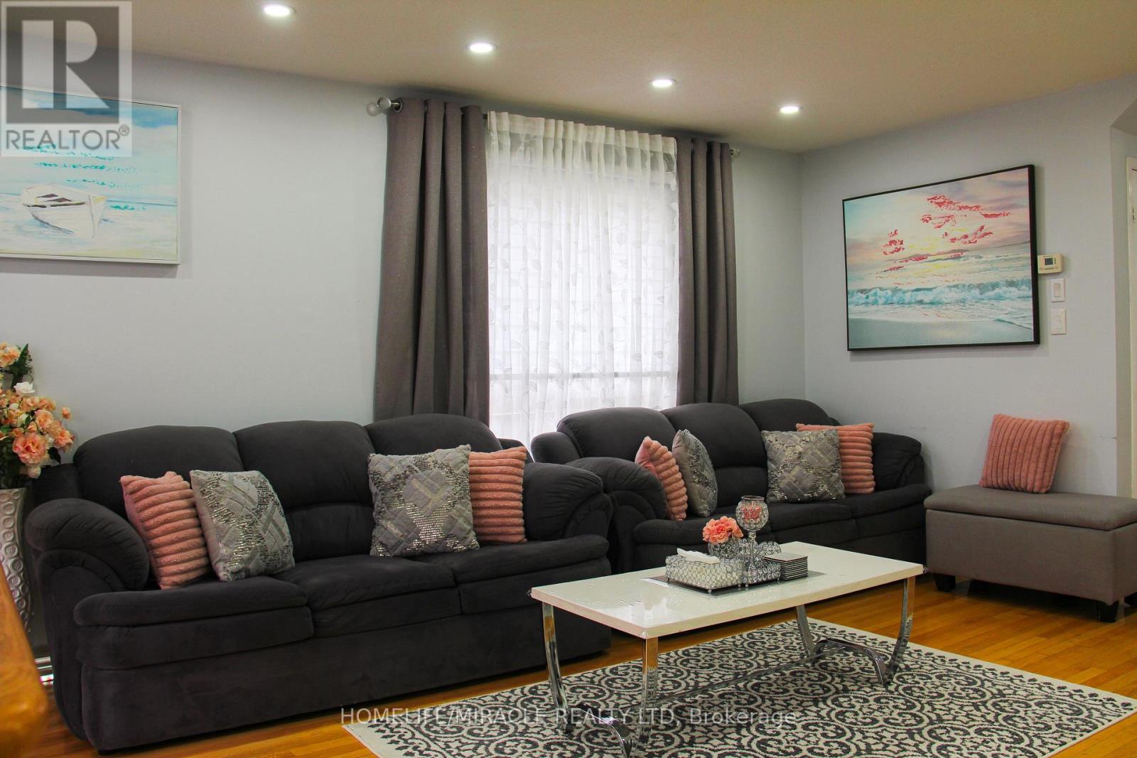 60 Bushmill Circle, Brampton, Ontario  L7A 0K8 - Photo 7 - W13012354