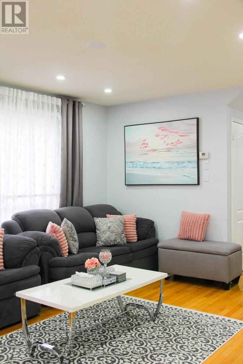 60 Bushmill Circle, Brampton, Ontario  L7A 0K8 - Photo 9 - W13012354