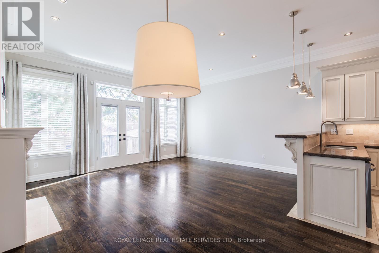 217a Aldercrest Road, Toronto (Alderwood), Ontario  M8W 4J5 - Photo 12 - W13012382