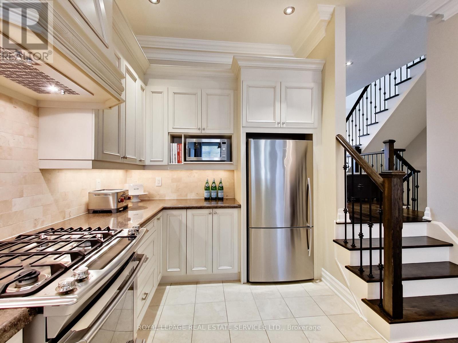 217a Aldercrest Road, Toronto (Alderwood), Ontario  M8W 4J5 - Photo 21 - W13012382