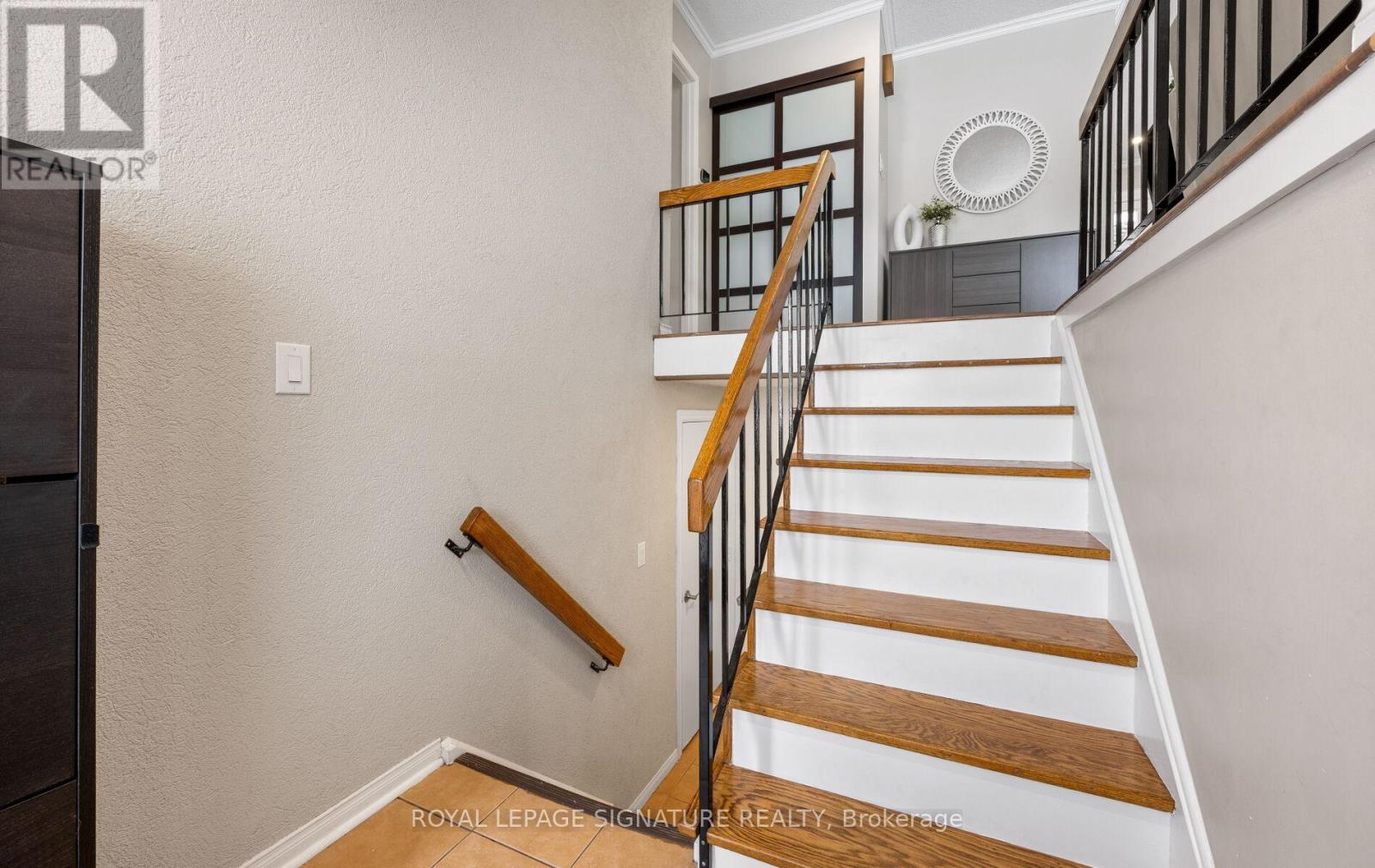 6943 Estoril Road, Mississauga, Ontario  L5N 1N3 - Photo 5 - W13012400