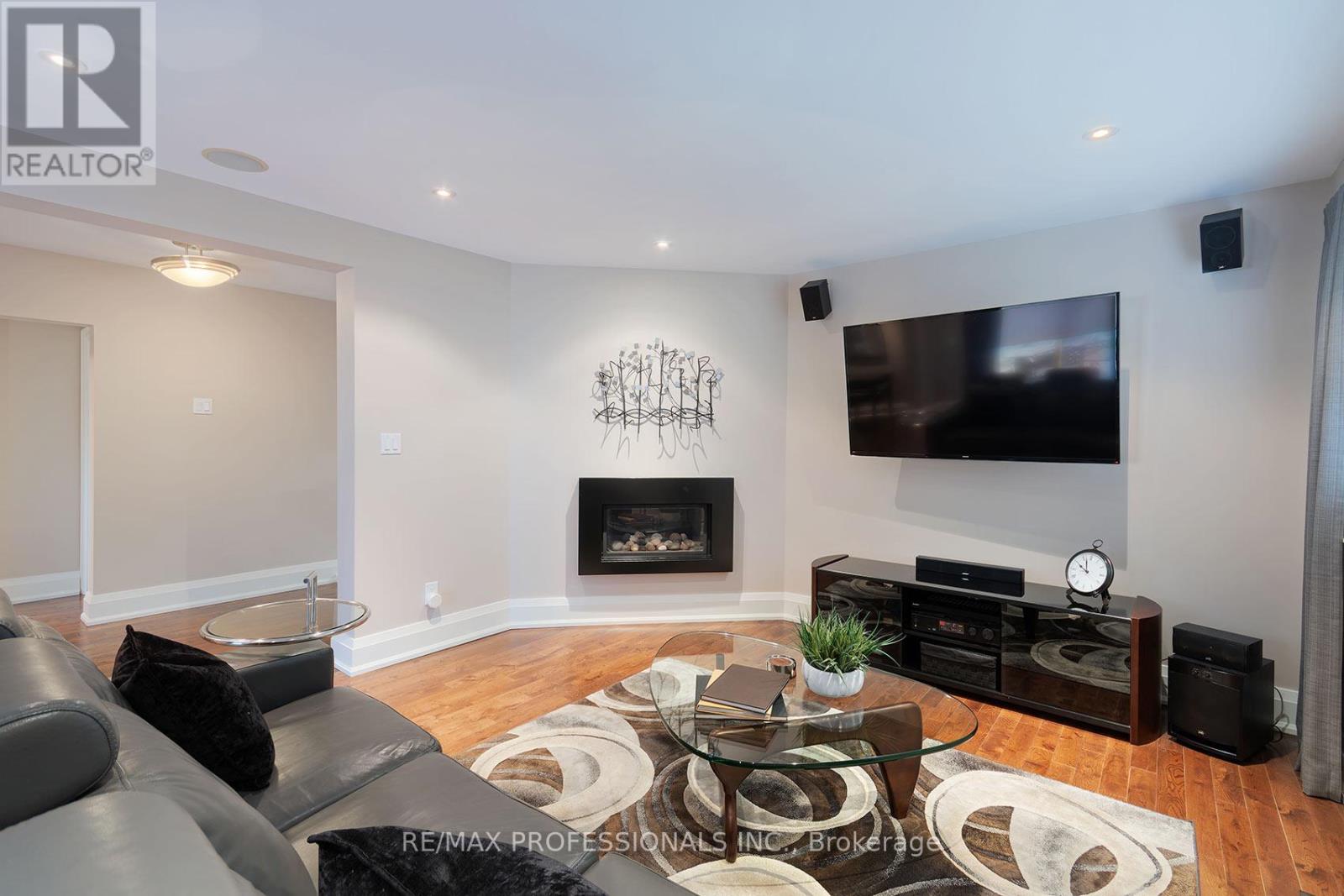 19 Boxwood Road, Toronto (Markland Wood), Ontario  M9C 2W6 - Photo 19 - W13012402