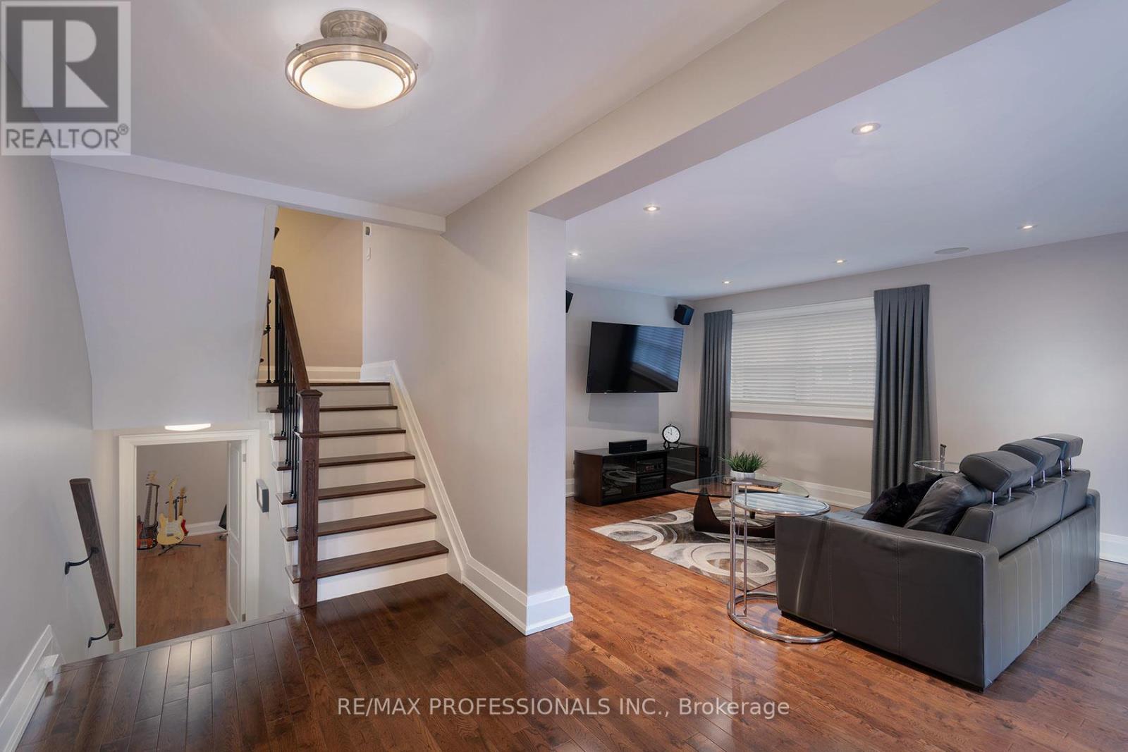 19 Boxwood Road, Toronto (Markland Wood), Ontario  M9C 2W6 - Photo 30 - W13012402