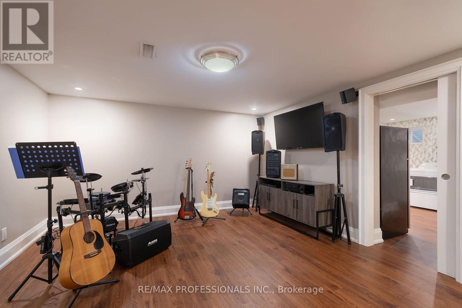 19 Boxwood Road, Toronto (Markland Wood), Ontario  M9C 2W6 - Photo 32 - W13012402