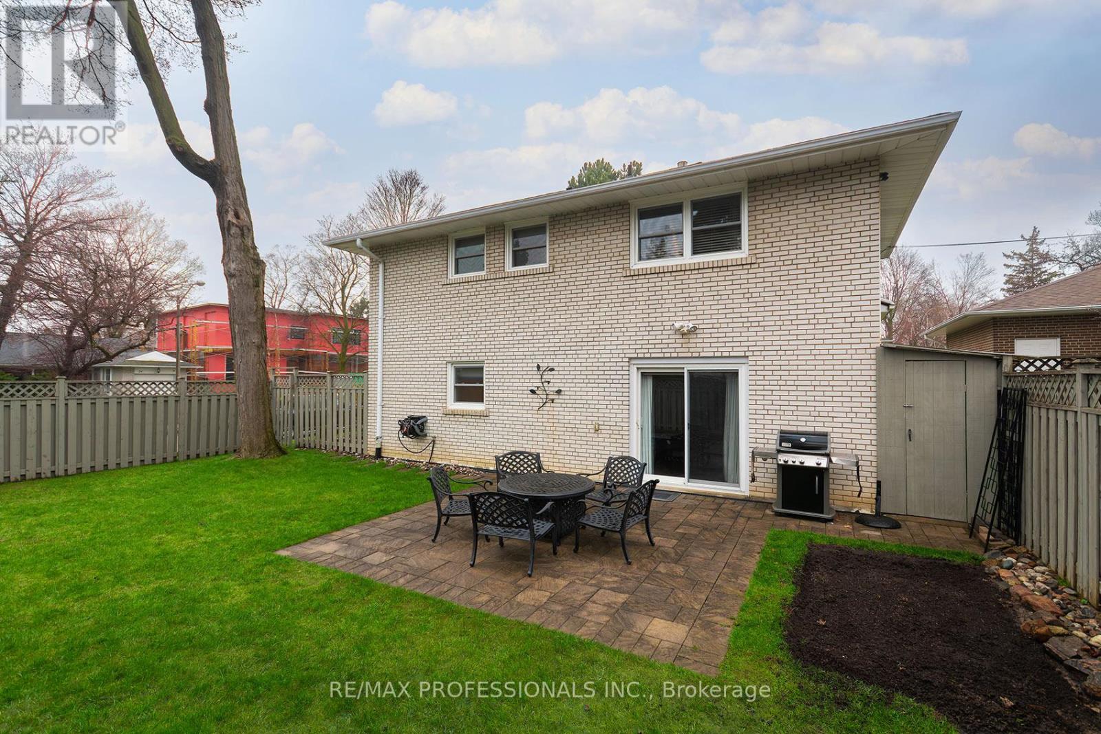 19 Boxwood Road, Toronto (Markland Wood), Ontario  M9C 2W6 - Photo 34 - W13012402