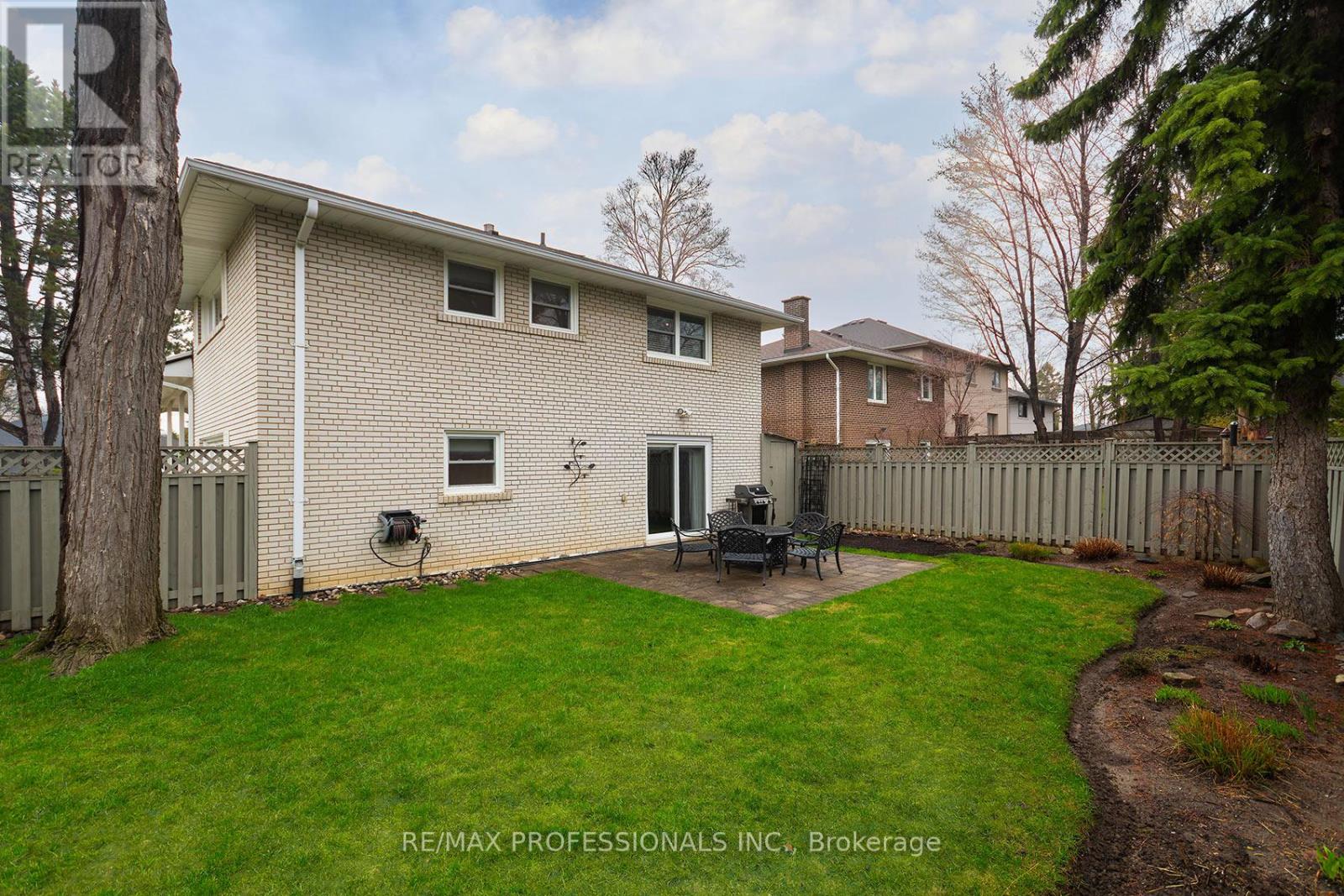 19 Boxwood Road, Toronto (Markland Wood), Ontario  M9C 2W6 - Photo 38 - W13012402