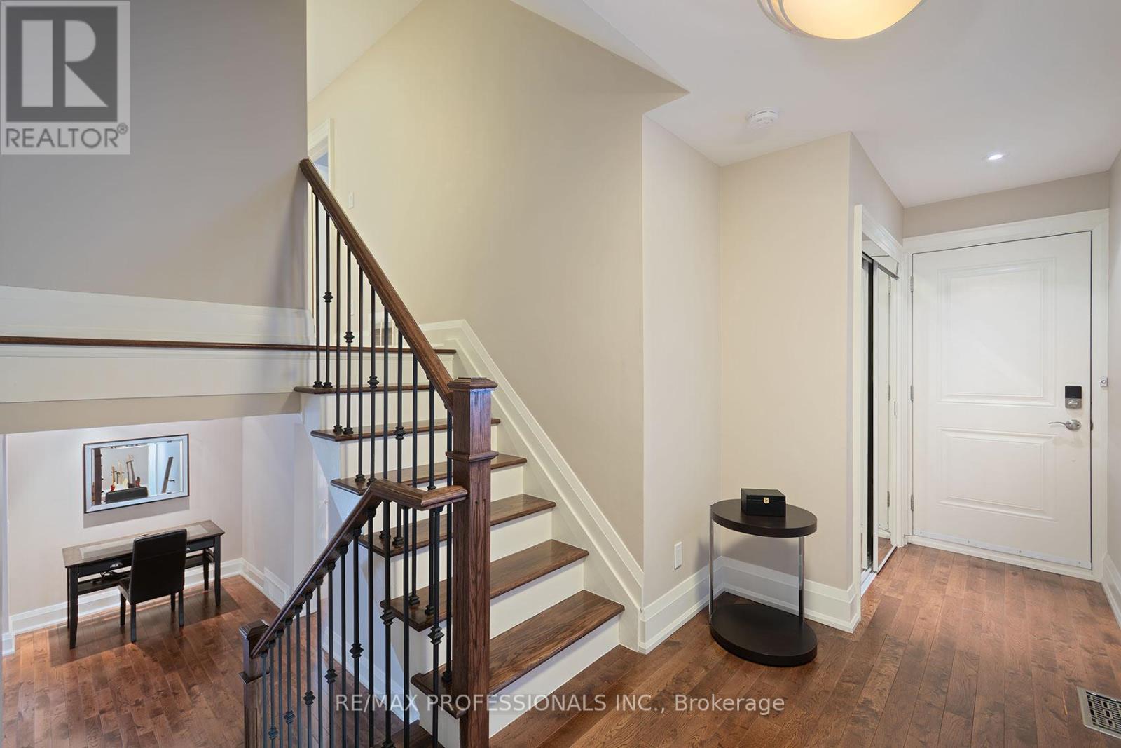 19 Boxwood Road, Toronto (Markland Wood), Ontario  M9C 2W6 - Photo 6 - W13012402