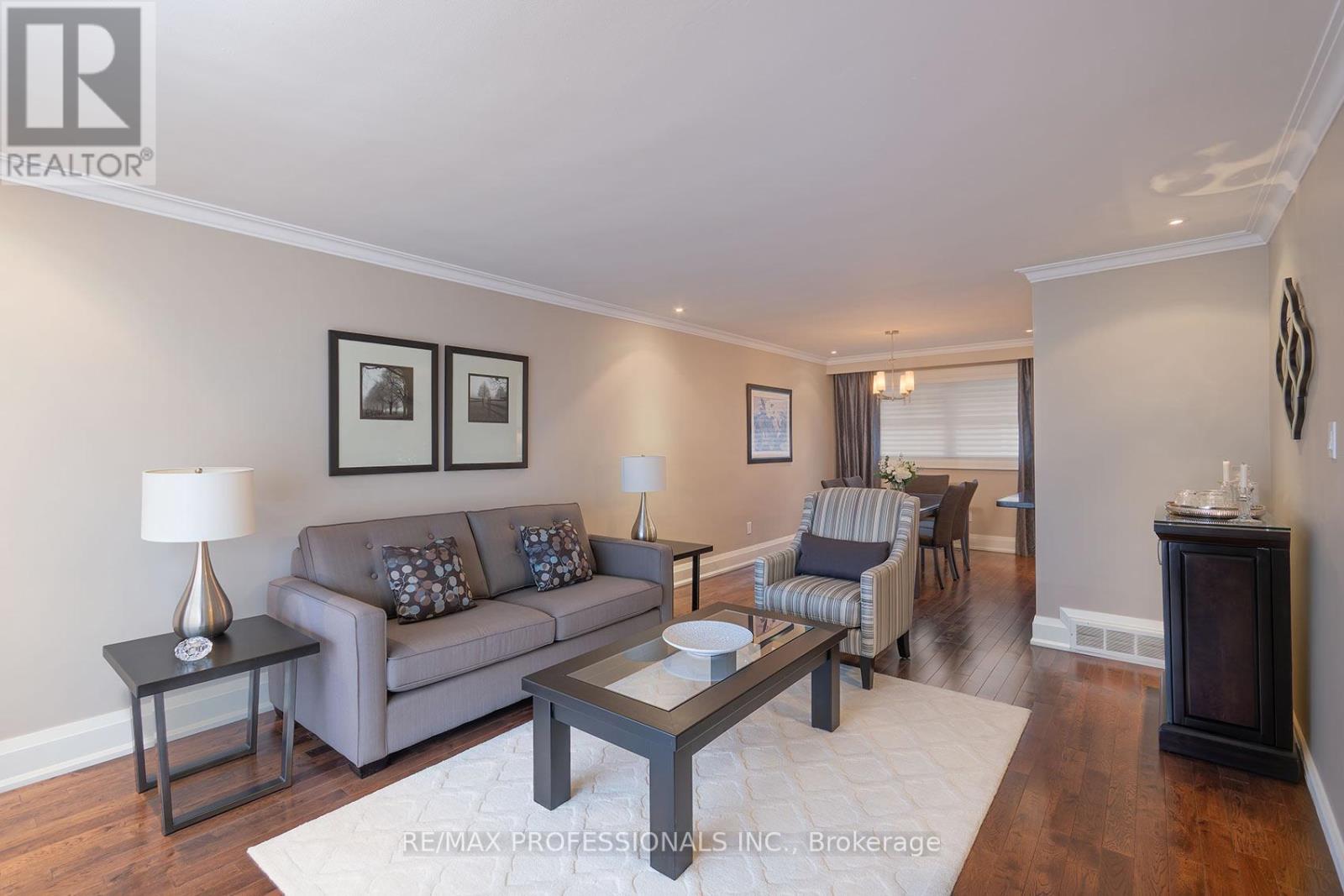 19 Boxwood Road, Toronto (Markland Wood), Ontario  M9C 2W6 - Photo 9 - W13012402