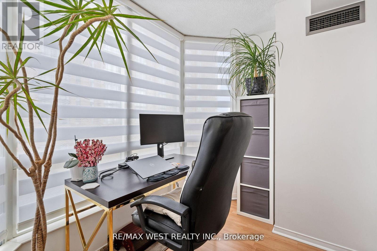 316 - 155 Hillcrest Avenue, Mississauga (Cooksville), Ontario  L5B 3Z2 - Photo 7 - W13012408