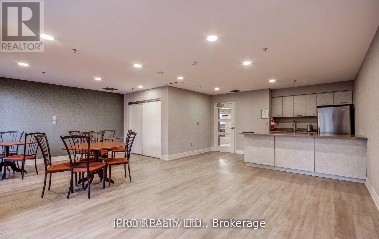 207 - 300 Ray Lawson Boulevard, Brampton, Ontario  L6Y 5H5 - Photo 16 - W13012418