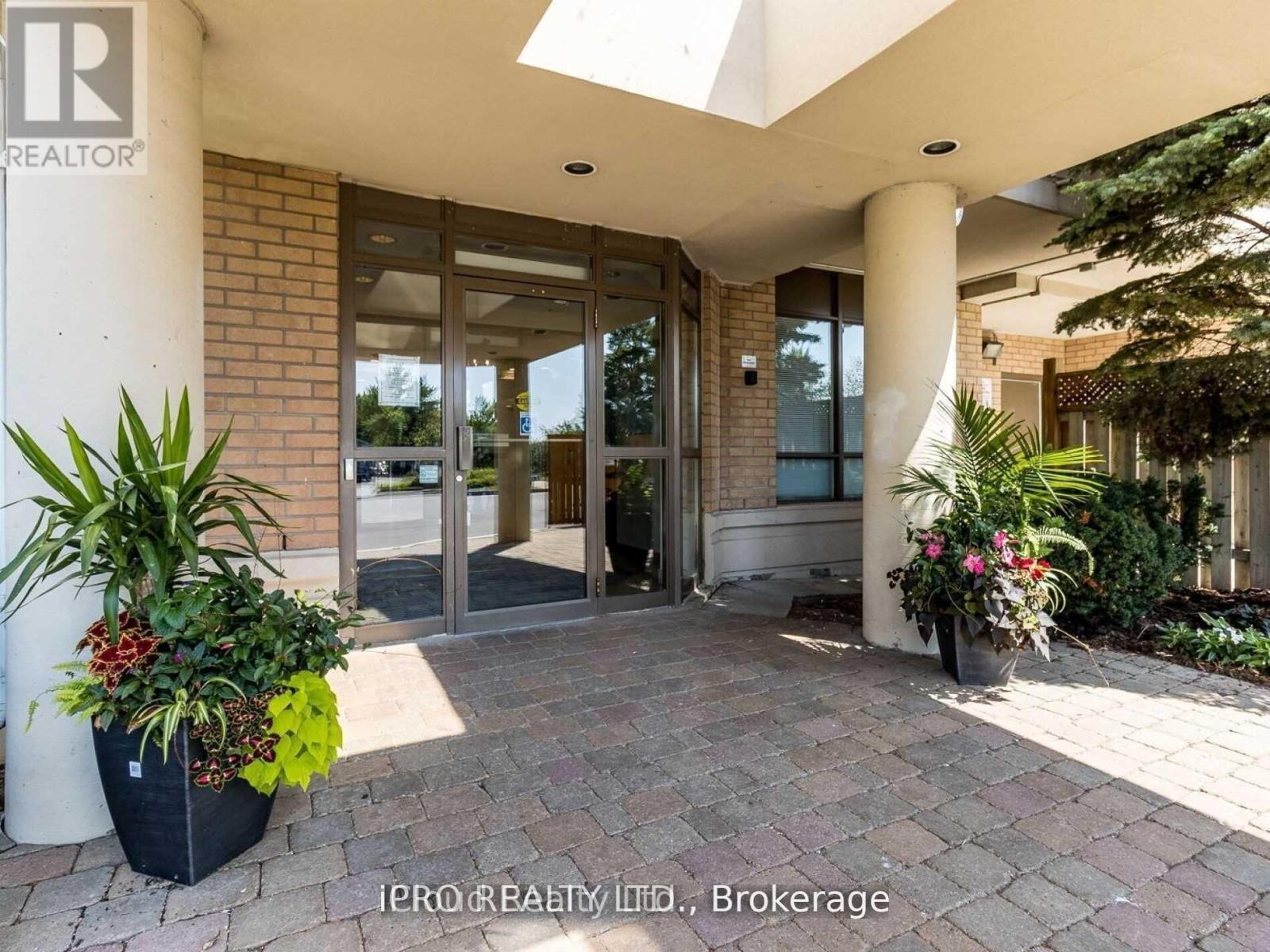 207 - 300 Ray Lawson Boulevard, Brampton, Ontario  L6Y 5H5 - Photo 4 - W13012418