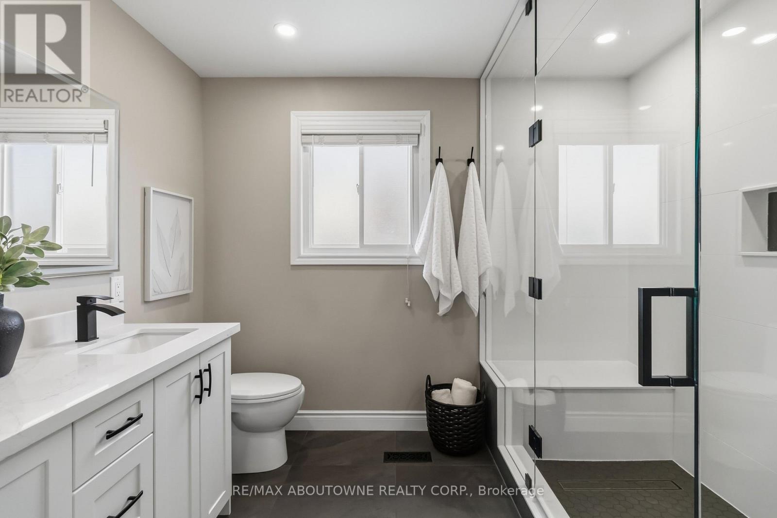 2485 Woburn Crescent, Oakville, Ontario  L6L 5E8 - Photo 30 - W13012454