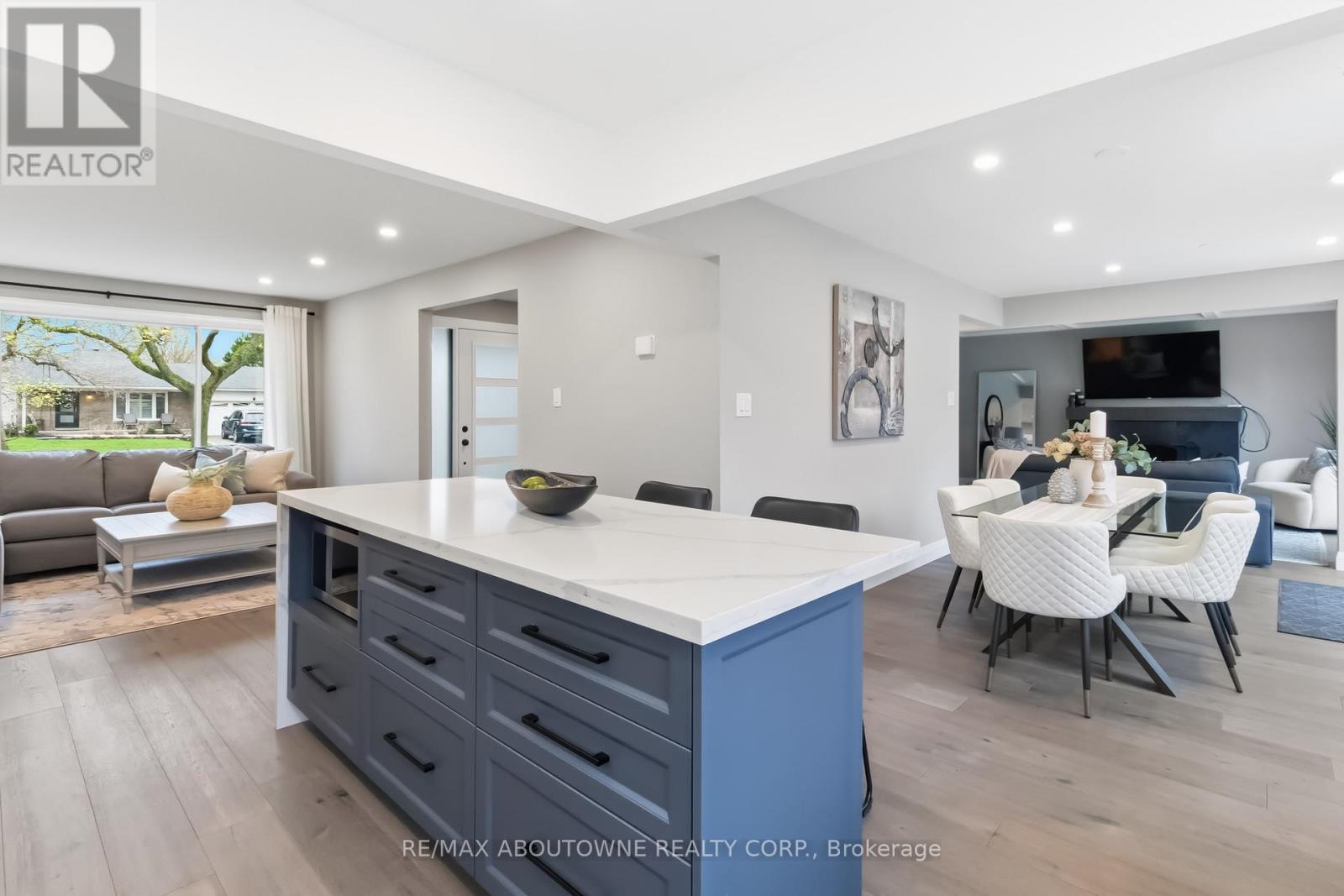 2485 Woburn Crescent, Oakville, Ontario  L6L 5E8 - Photo 6 - W13012454