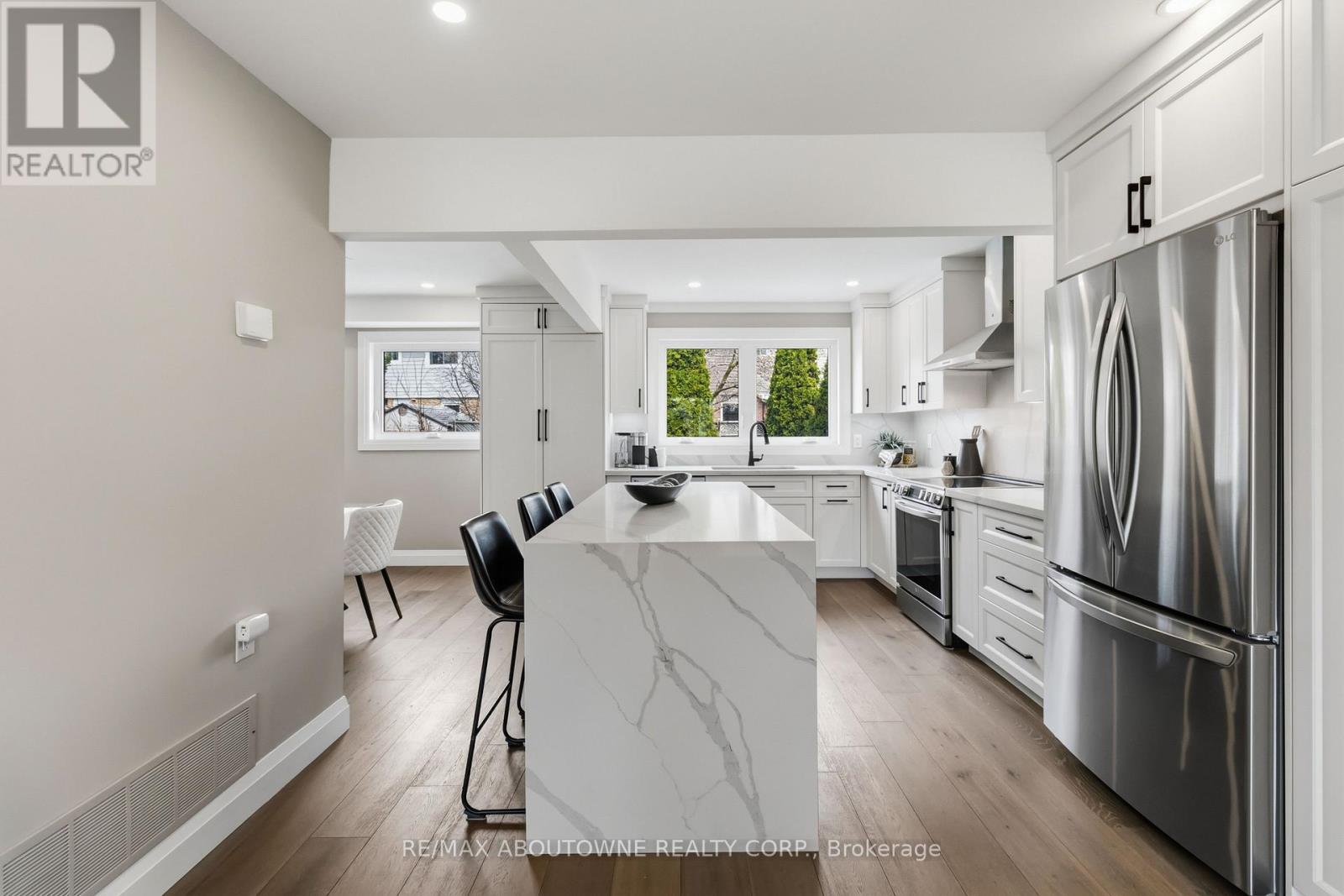 2485 Woburn Crescent, Oakville, Ontario  L6L 5E8 - Photo 9 - W13012454